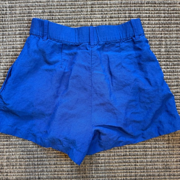H&M Blue High Waist Linen Blend Shorts - Picture 2 of 4